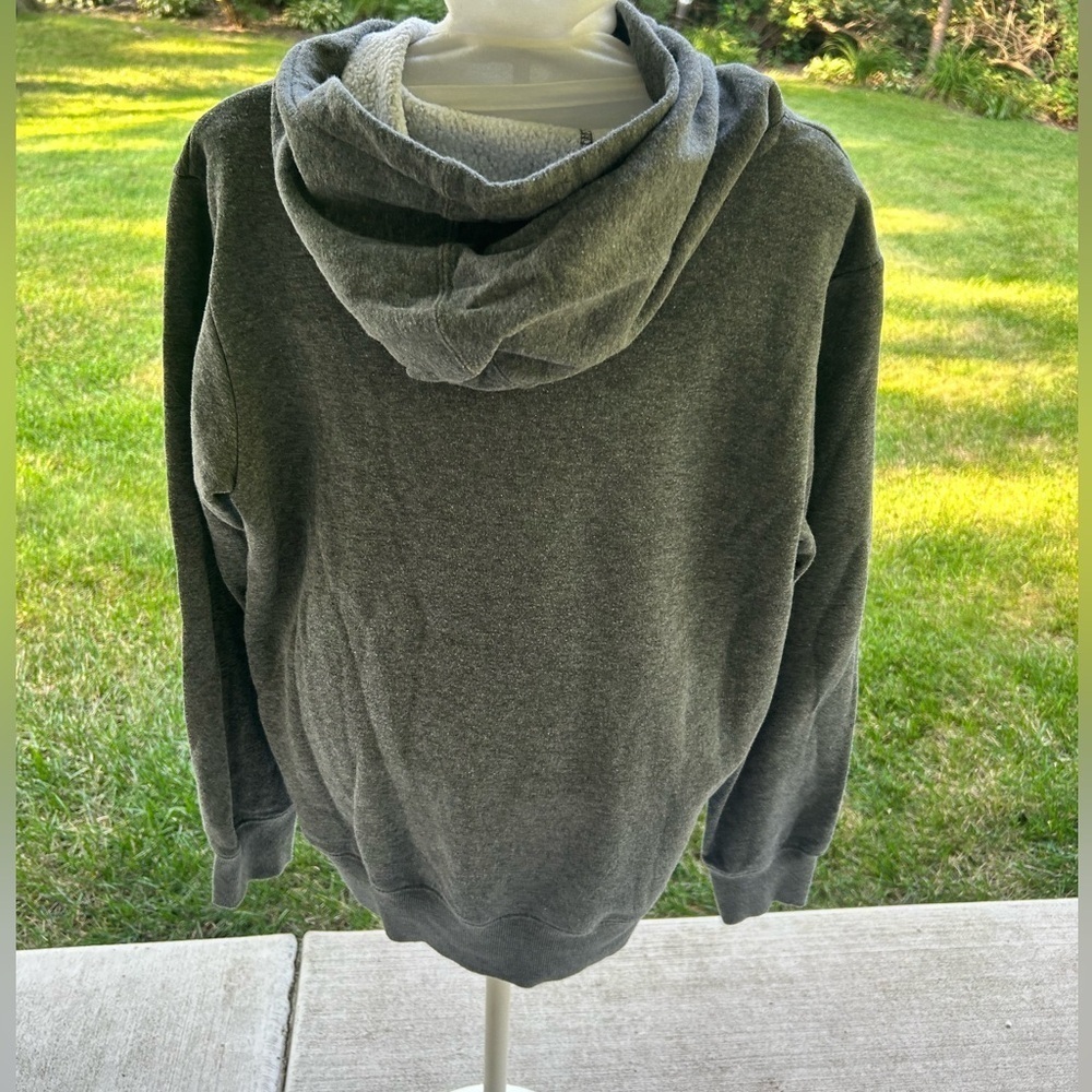 ☀️NWOT-Hurley Gray Camo Logo pull/over Hoodie- size 18/20 kids YA - Picture 3 of 4